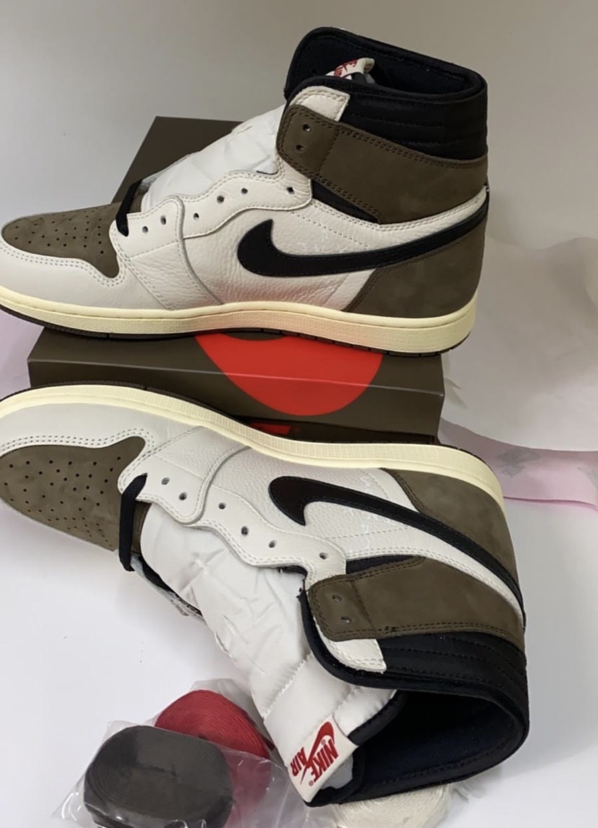Travis Scott Air Jordan 1 Alternates Reverseåå:registered:ä¿¡æ¯