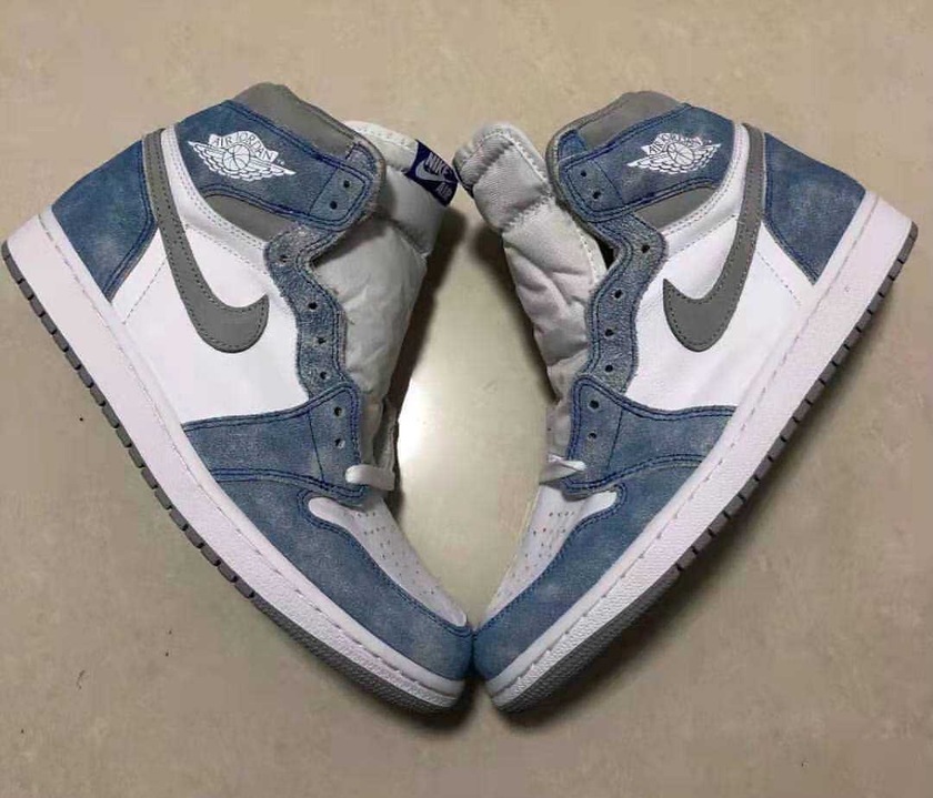 Air Jordan 1 High OG Hyper Royal 555088-402 Release Date