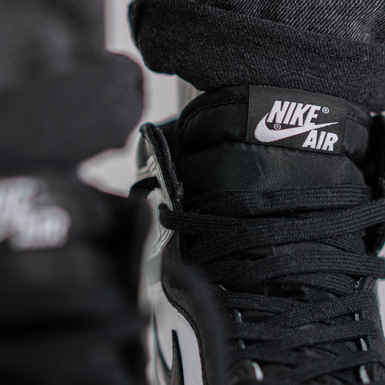 Air Jordan 1 High OG,WMNS,Silv  越看越想要！黑银脚趾 AJ1 上脚照曝光，下周五国内发售！