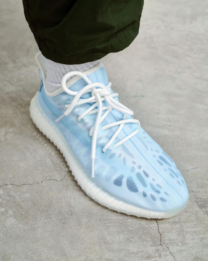 再次近賞 adidas YEEZY BOOST 350 V2 最新配色「Mono Ice」