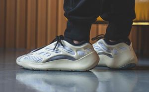 球鞋开箱60秒——YEEZY 700 V3 异形