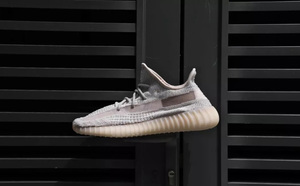 球鞋开箱60秒——YEEZY 350 V2 粉天使