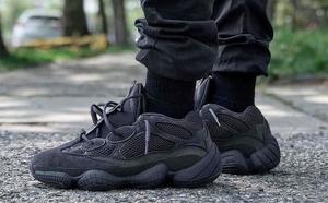 球鞋开箱60秒——YEEZY 500 黑武士