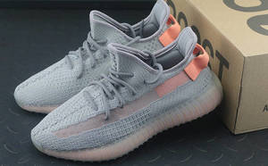 球鞋开箱60秒——YEEZY 350 V2 欧洲限定